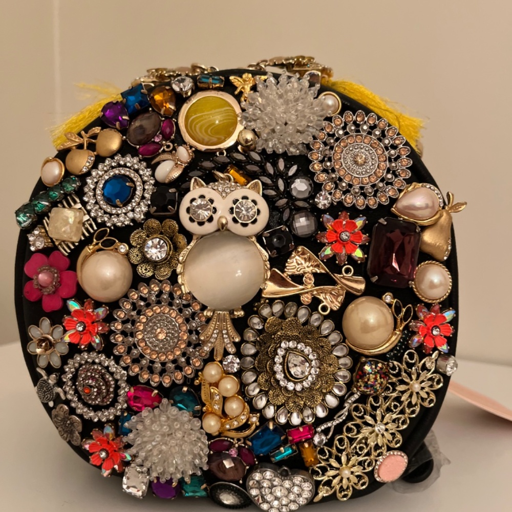 Handmade, brand new, jewelry embellished shoulder bag - Picture 2 of 11
